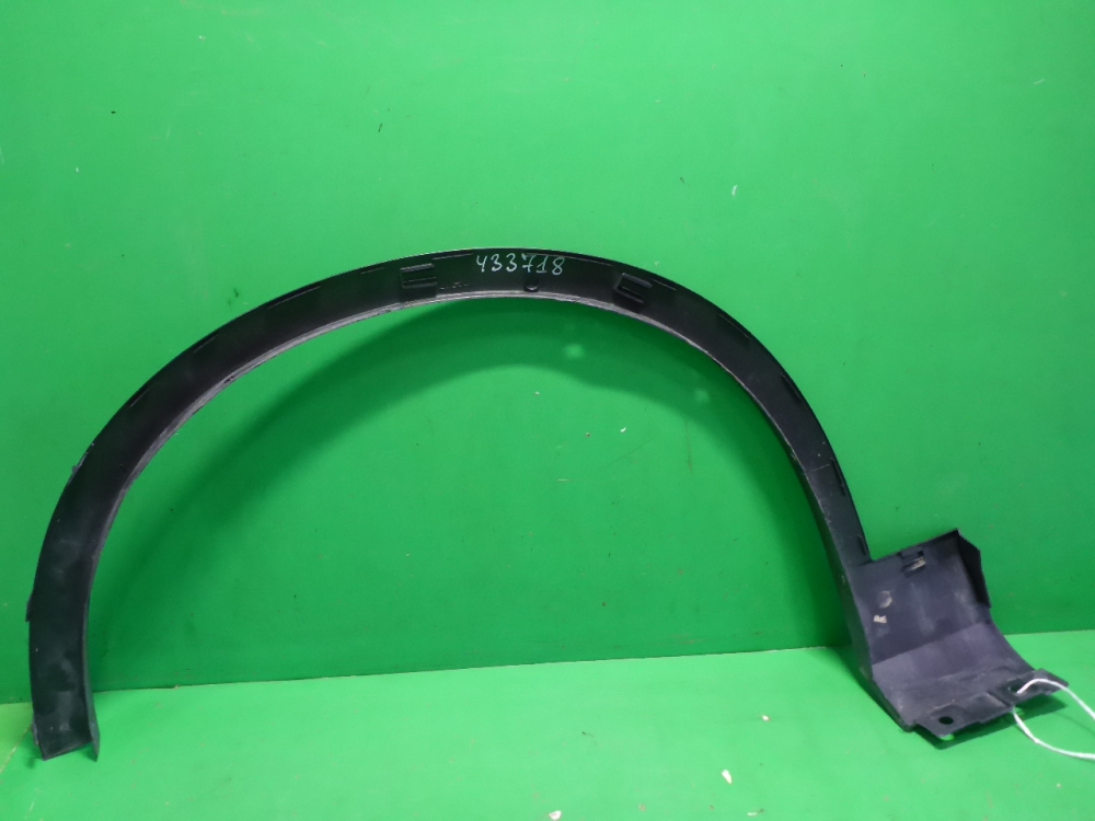 Накладка переднего крыла правого