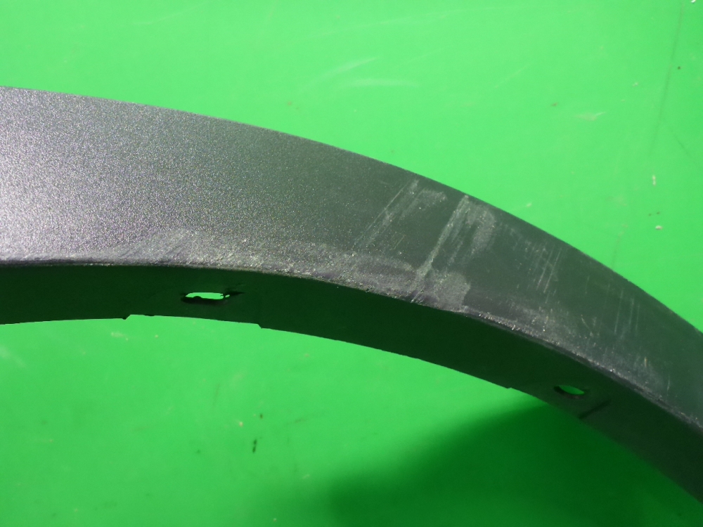 Накладка переднего крыла правого