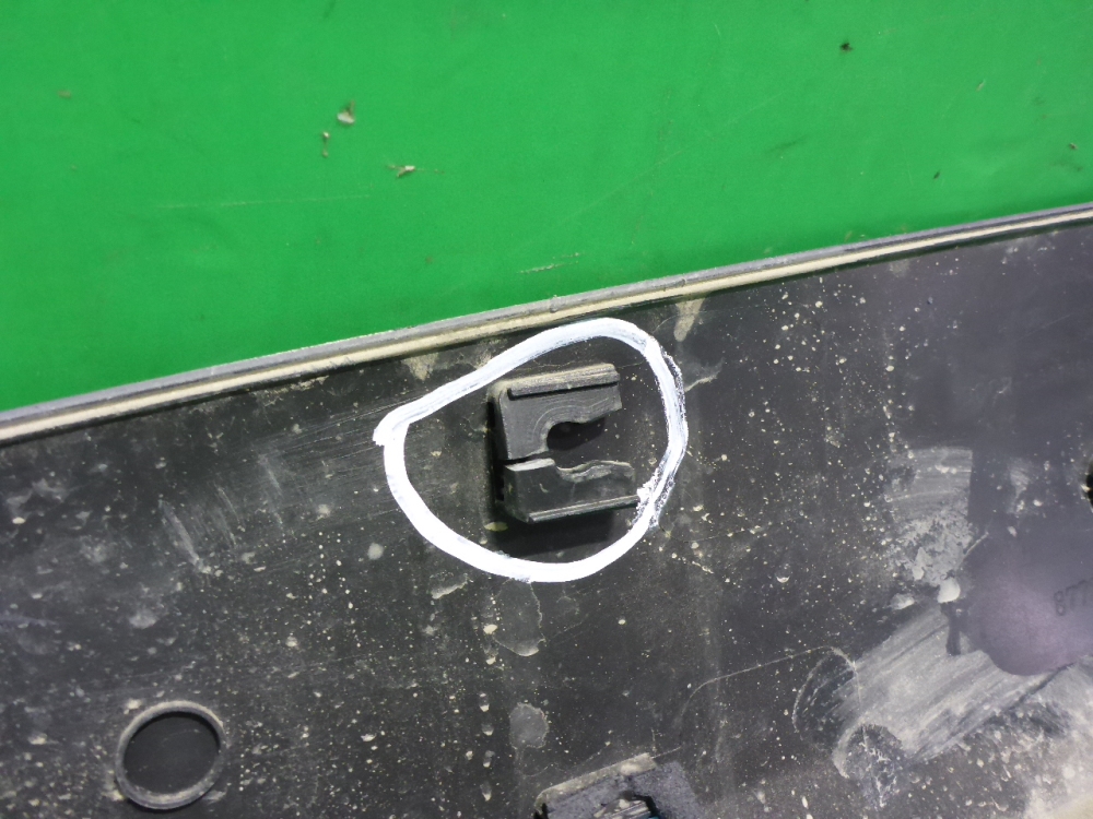 Накладка двери передней правой