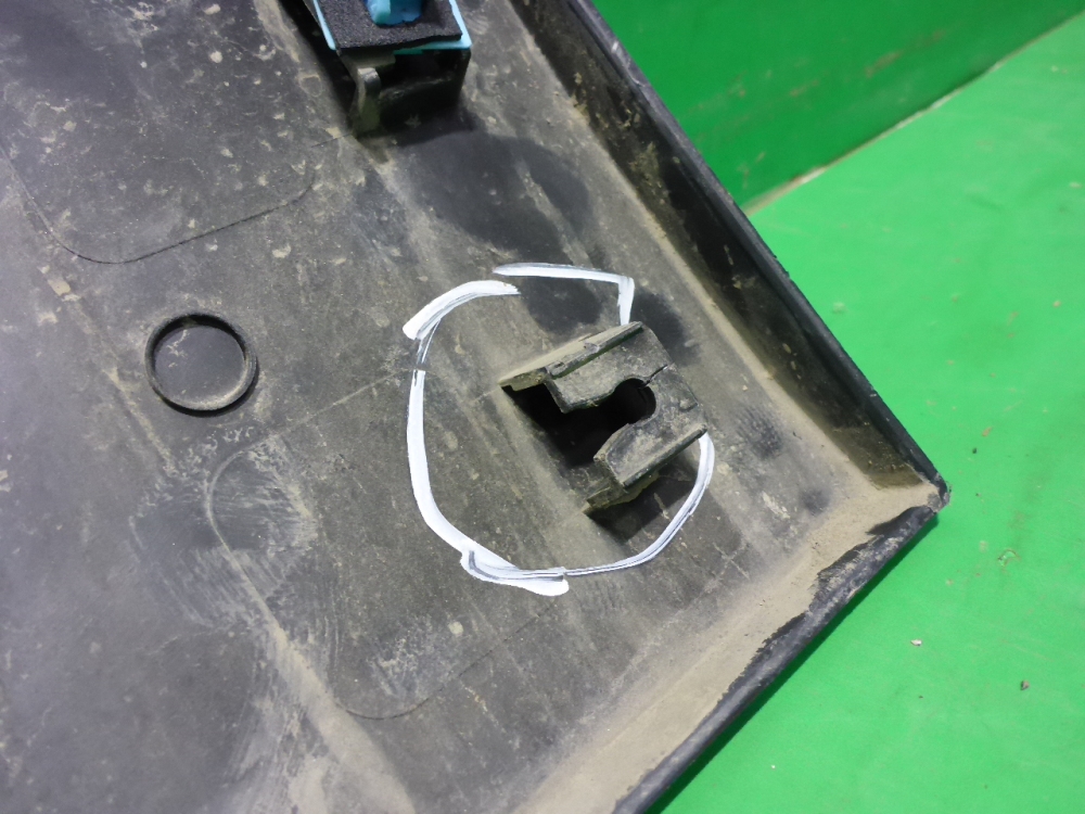 Накладка двери передней правой