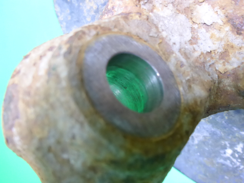 Кулак поворотный задний левый