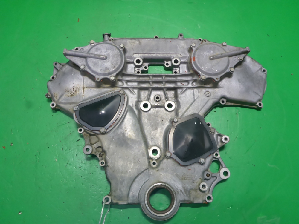 Крышка двигателя передняя