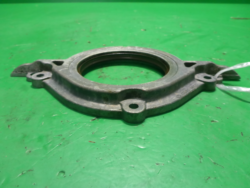 Крышка двигателя