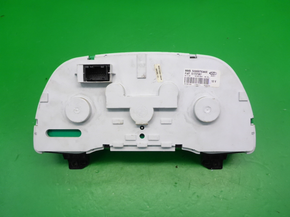 Панель приборов