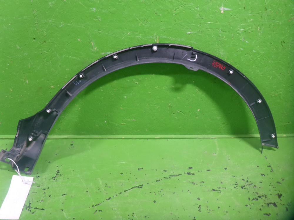 Накладка заднего крыла правого