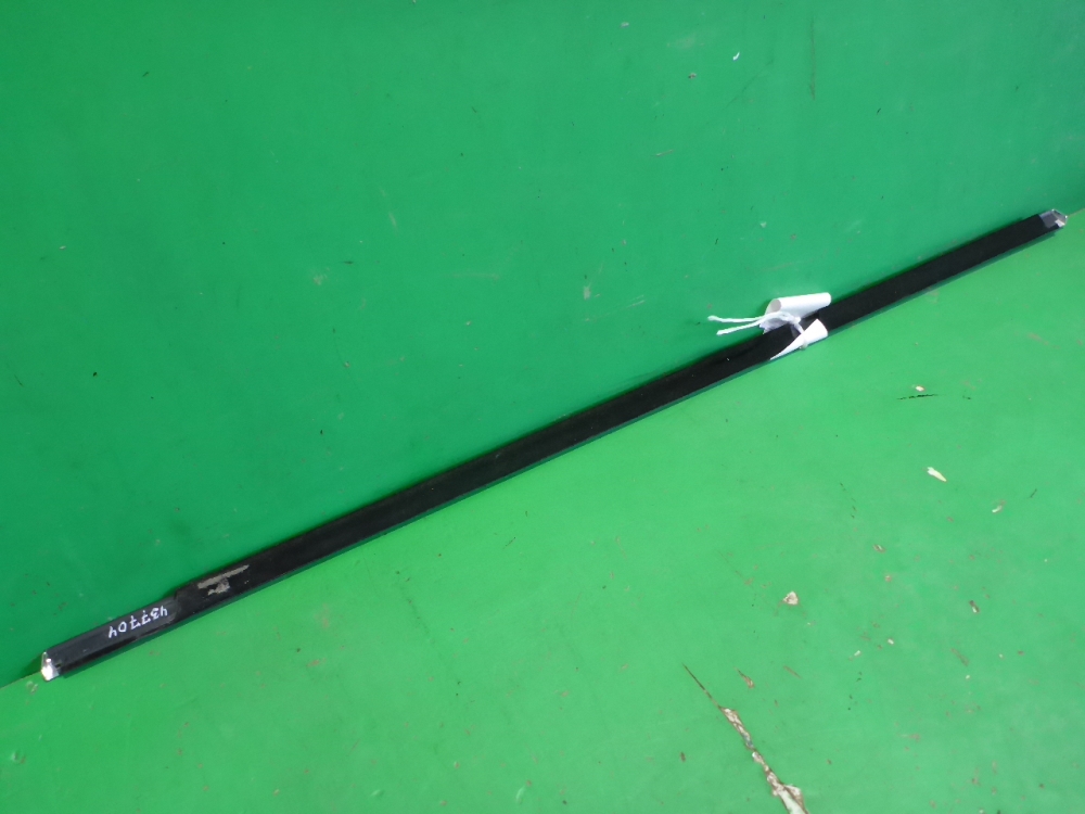 Накладка стекла заднего правого