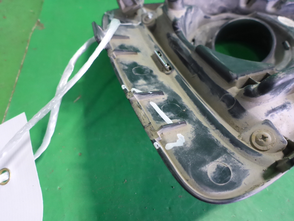 Рамка противотуманной фары левой