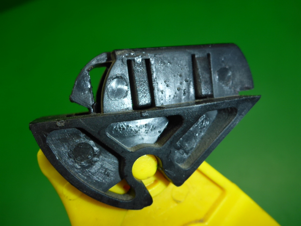 Ручка открывания капота