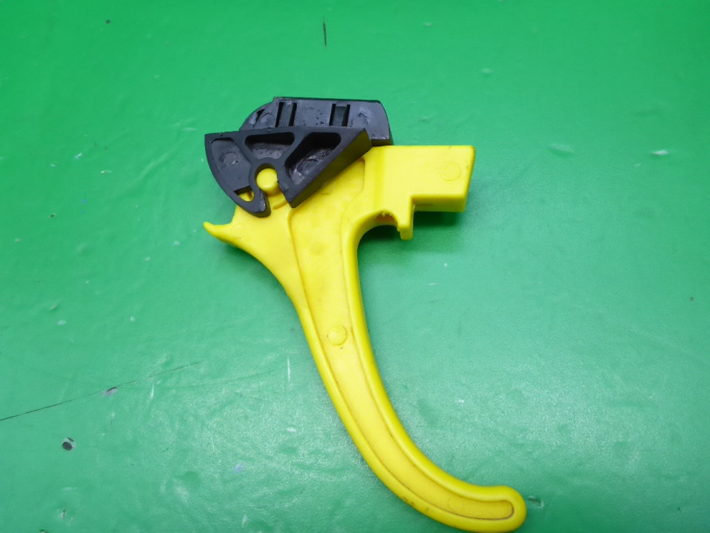 Ручка открывания капота