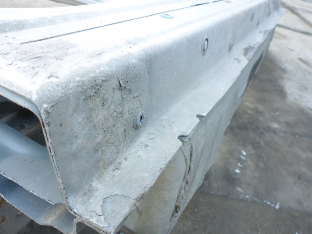 Порог со стойкой правый