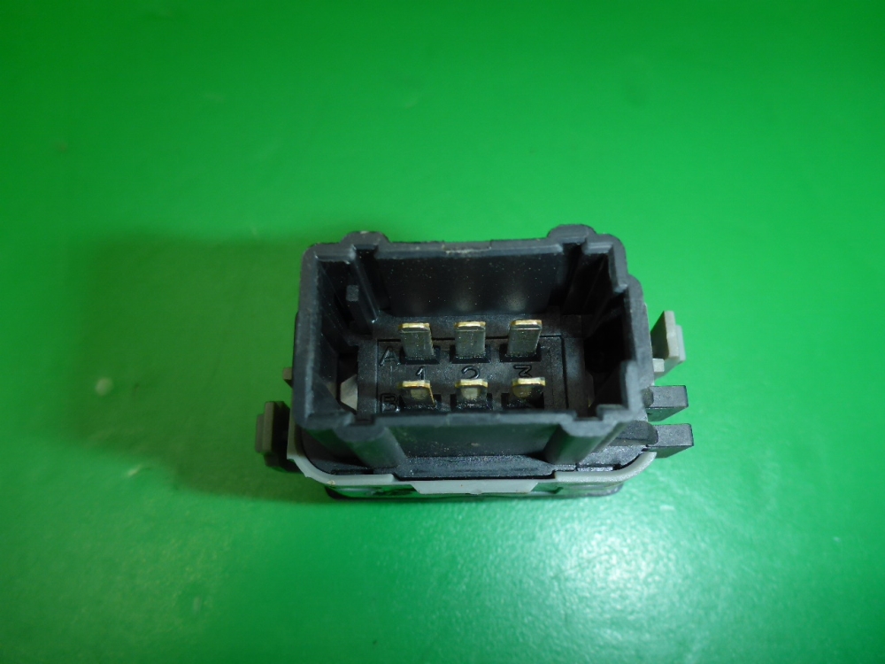 Кнопка центрального замка