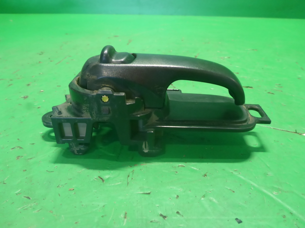 Ручка двери передней внутренняя правая