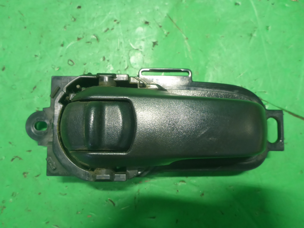 Ручка двери передней внутренняя правая