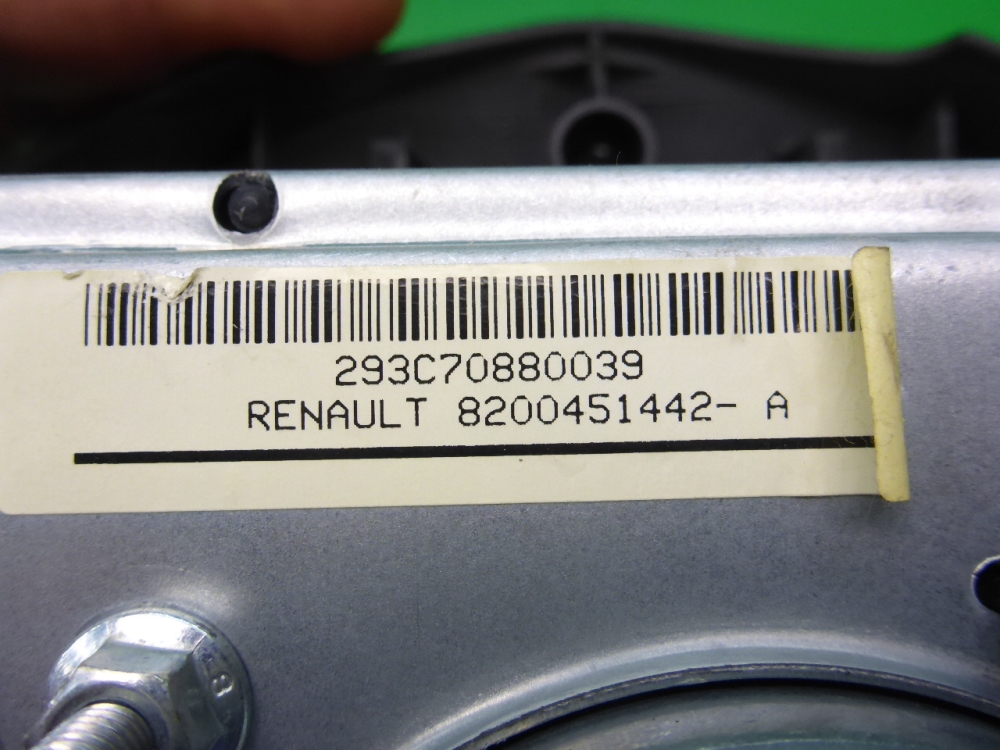 Подушка безопасности в рулевое колесо