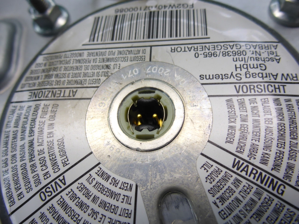 Подушка безопасности в рулевое колесо