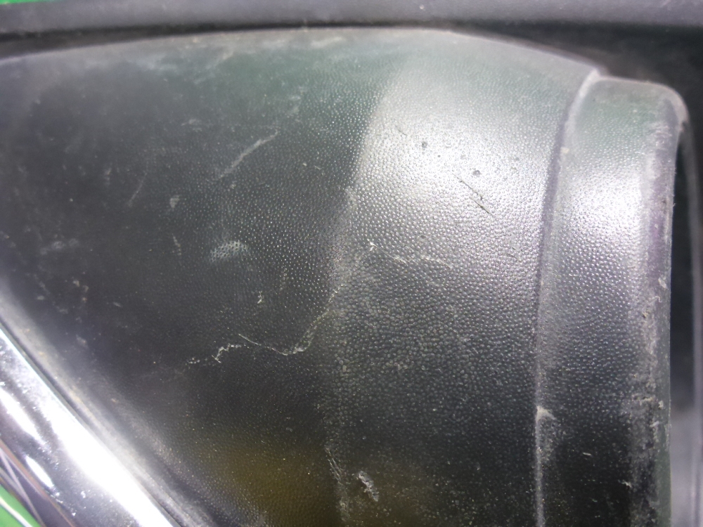 Рамка противотуманной фары левой