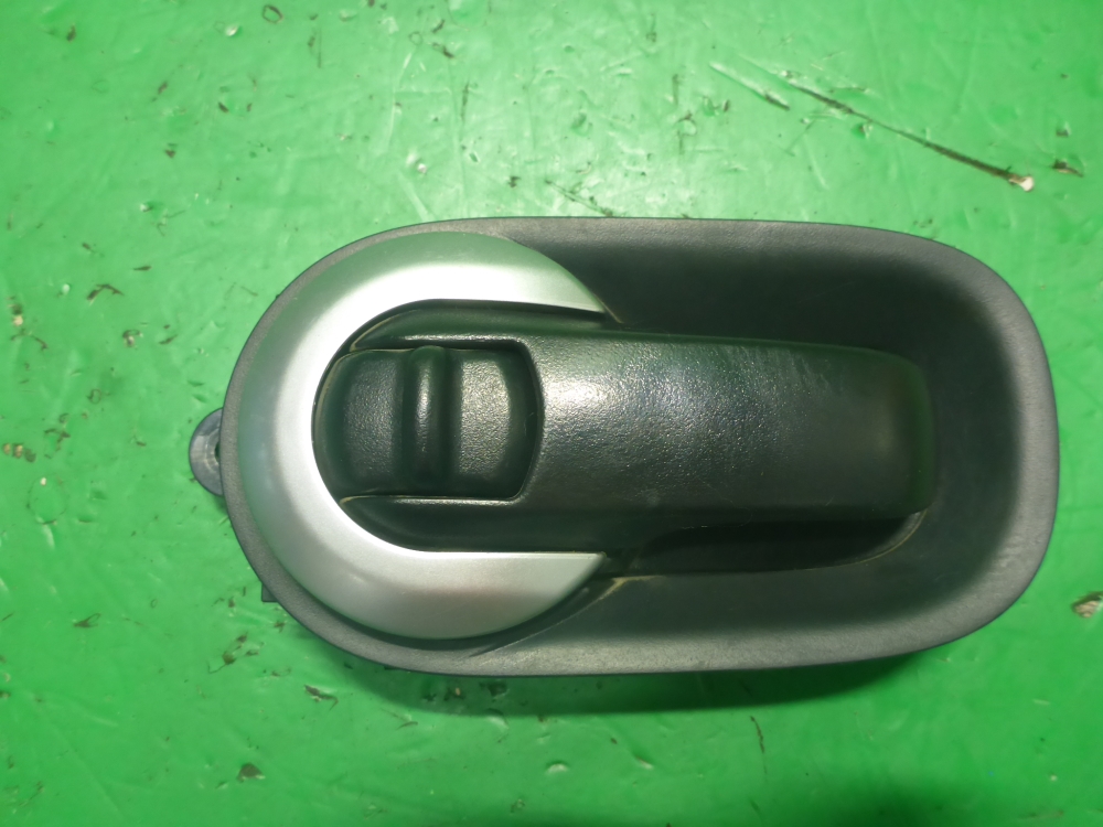 Ручка двери задней внутренняя левая
