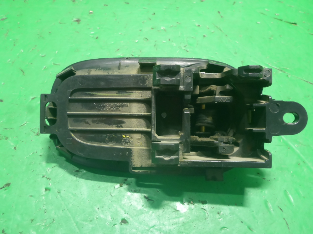 Ручка двери задней внутренняя левая