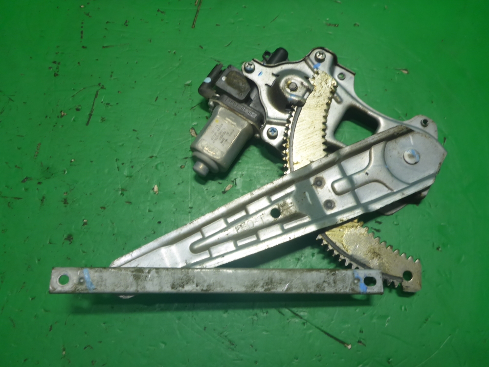 Стеклоподъемник электр. задний левый