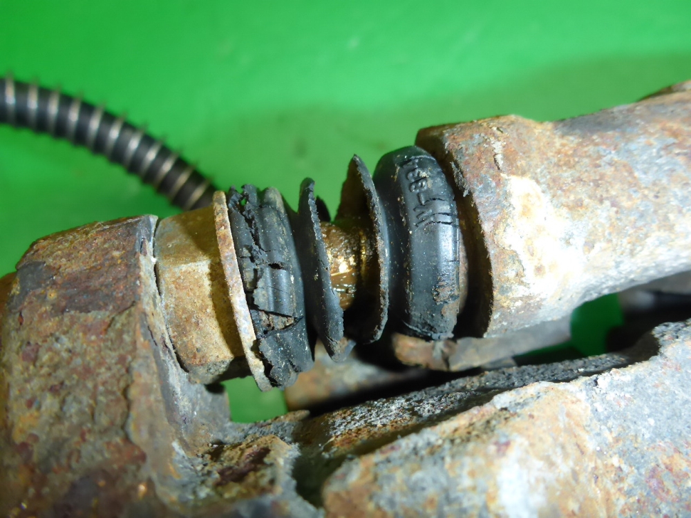 Суппорт передний левый