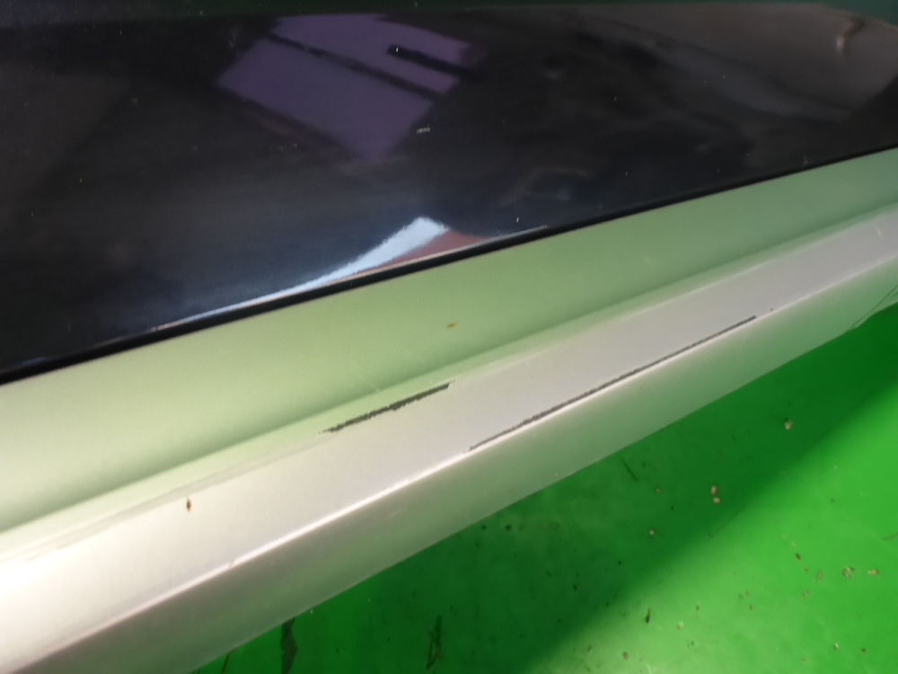 Накладка двери передней правой