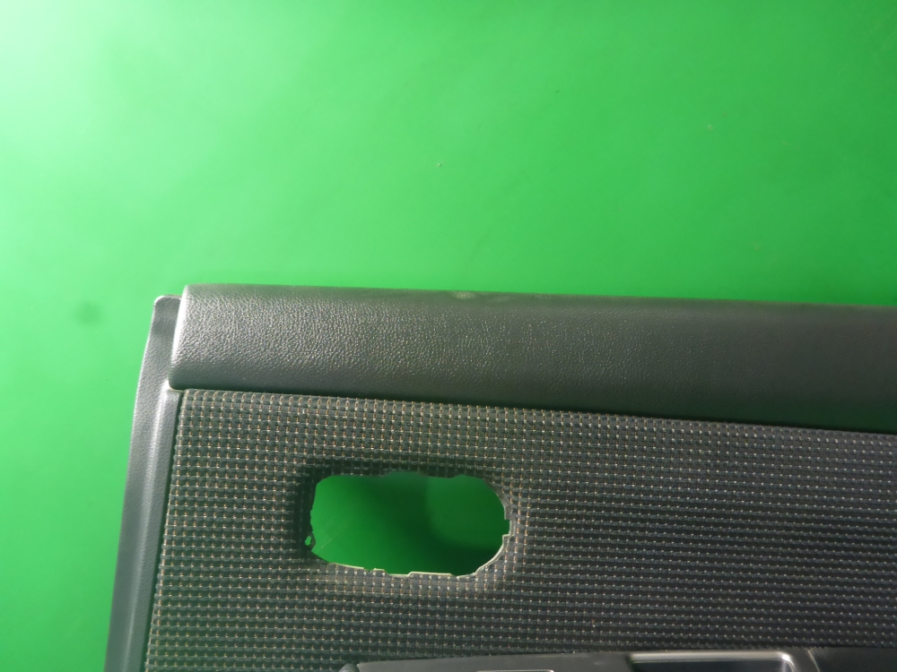 Обшивка двери задней правой