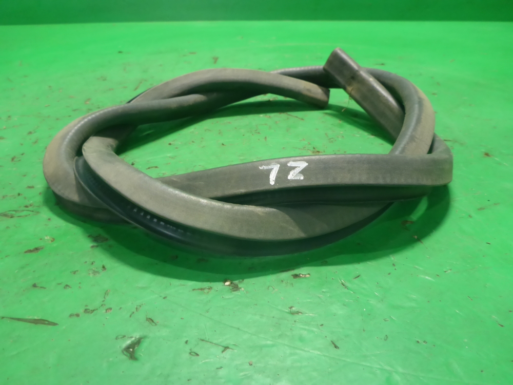 Уплотнитель двери