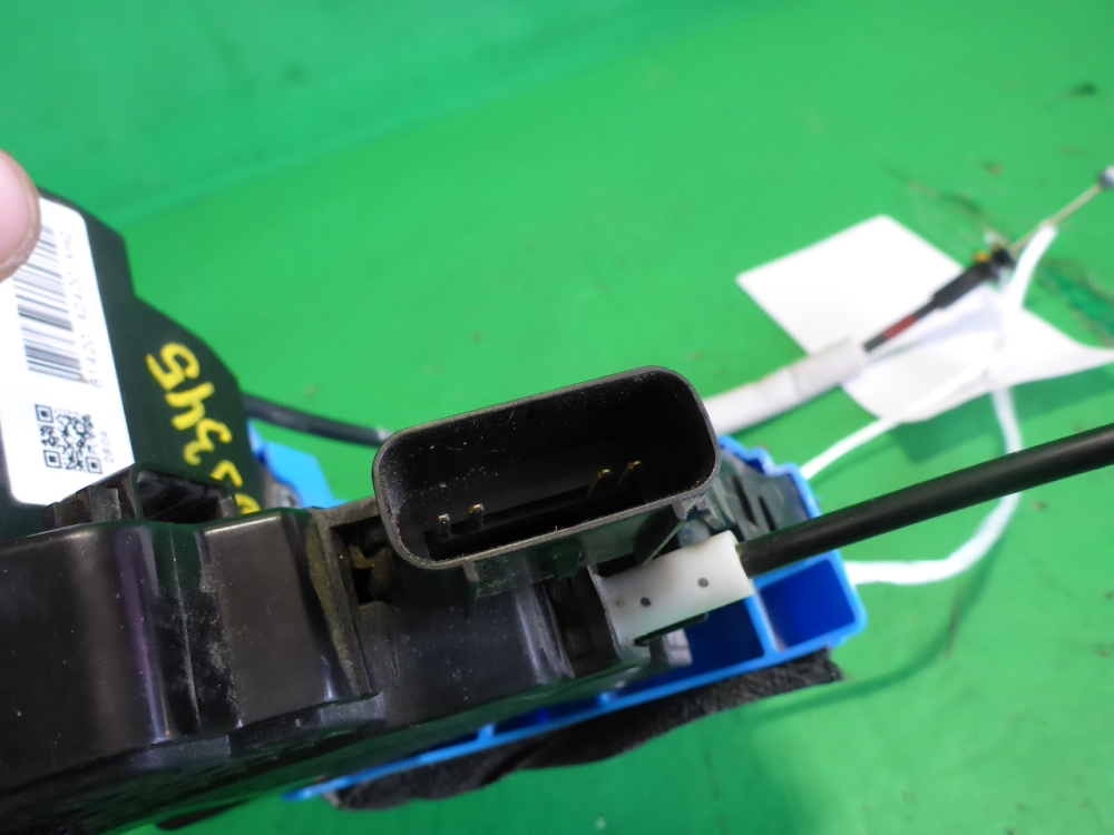 Замок двери задней правой