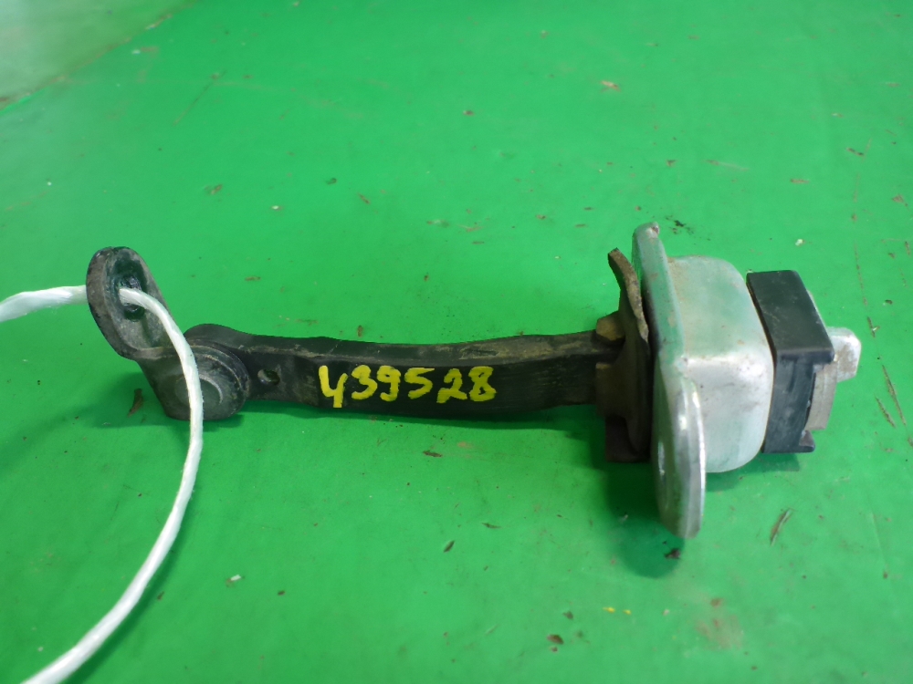 Ограничитель двери