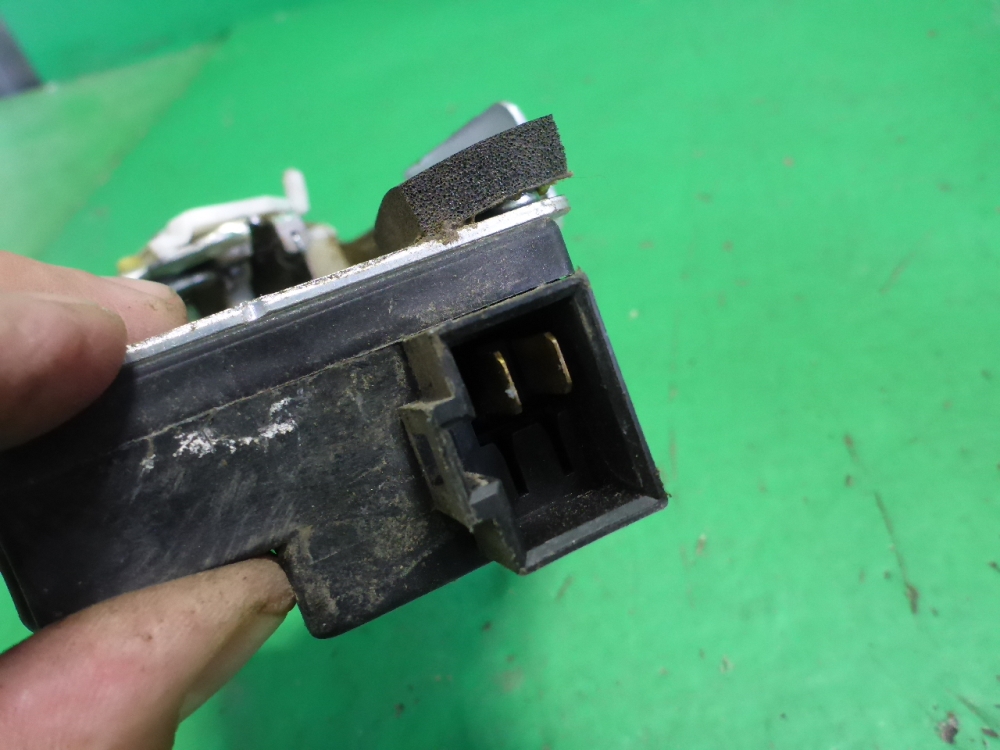 Замок двери задней правой