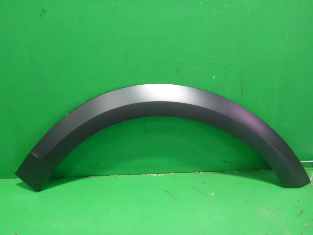 Накладка переднего крыла правого