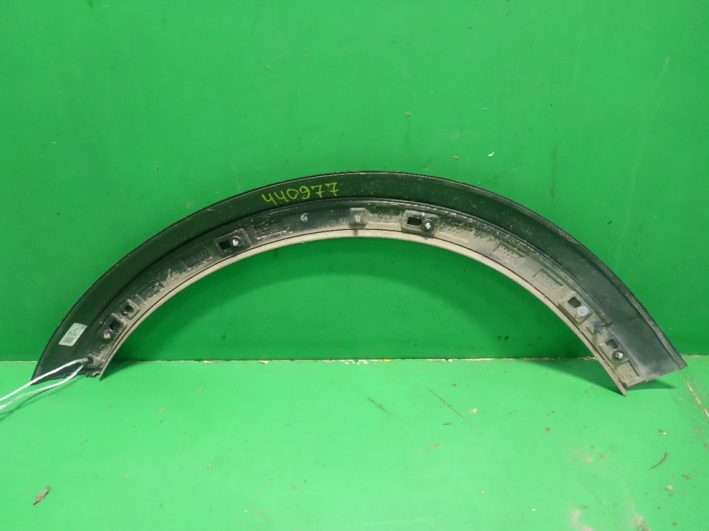 Накладка переднего крыла правого