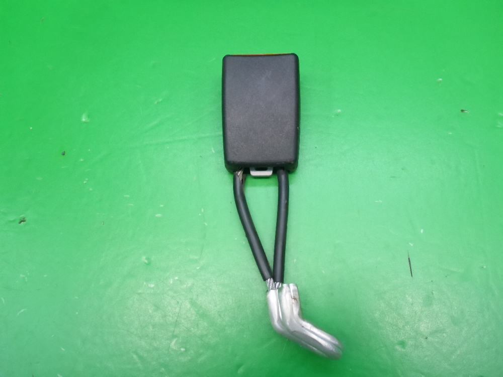 Ответная часть ремня безопасности