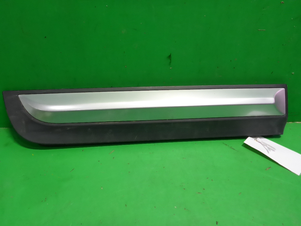 Накладка двери задней правой