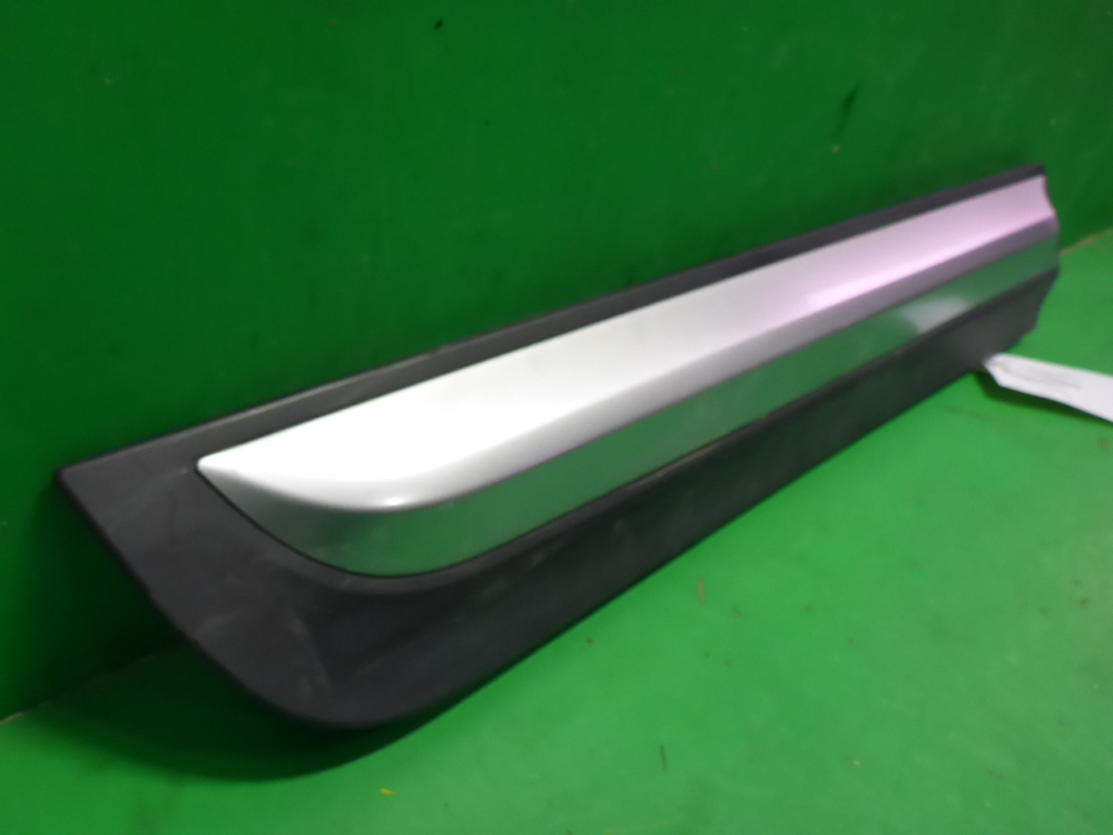 Накладка двери задней правой