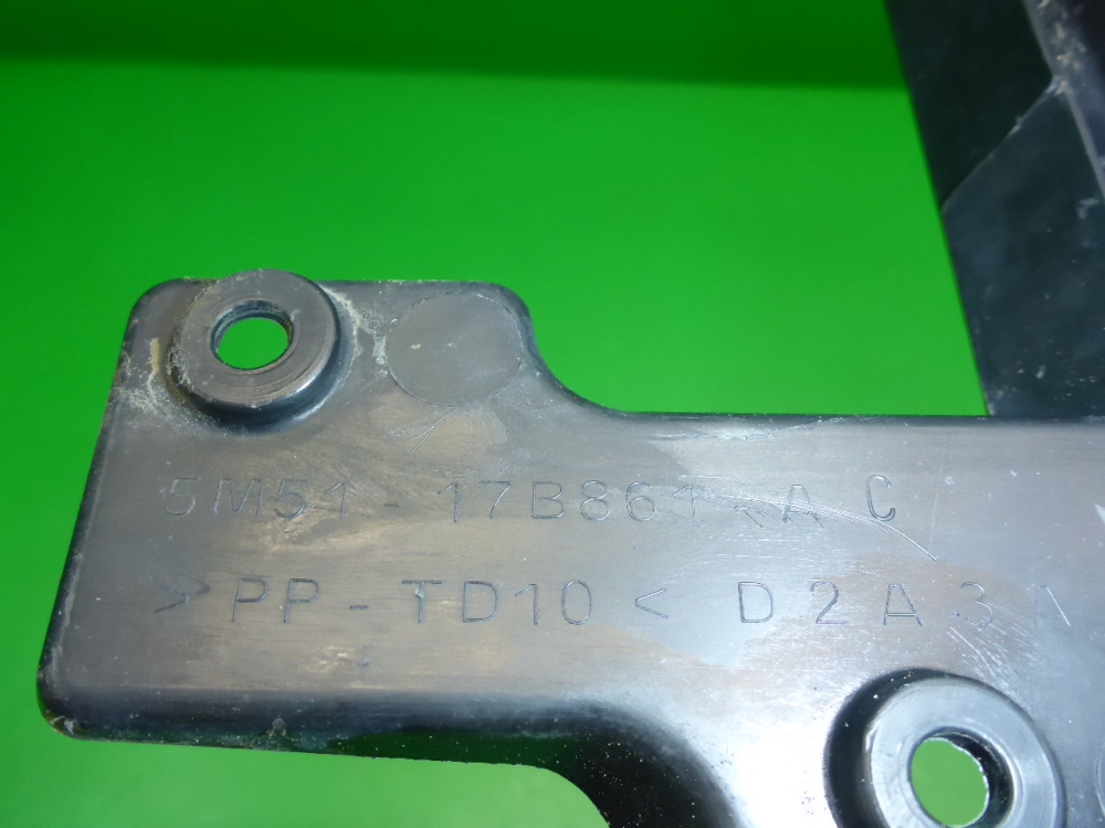 Кронштейн заднего бампера