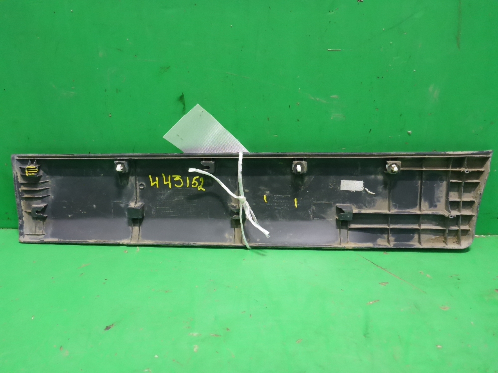 Накладка двери задней правой