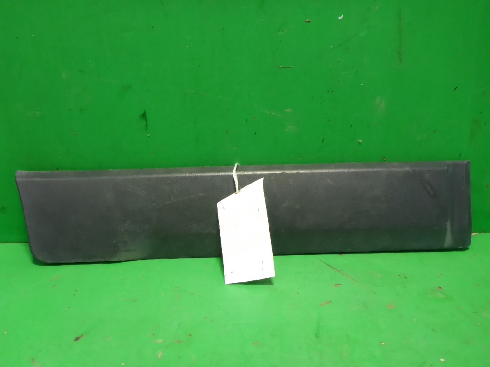 Накладка двери задней правой