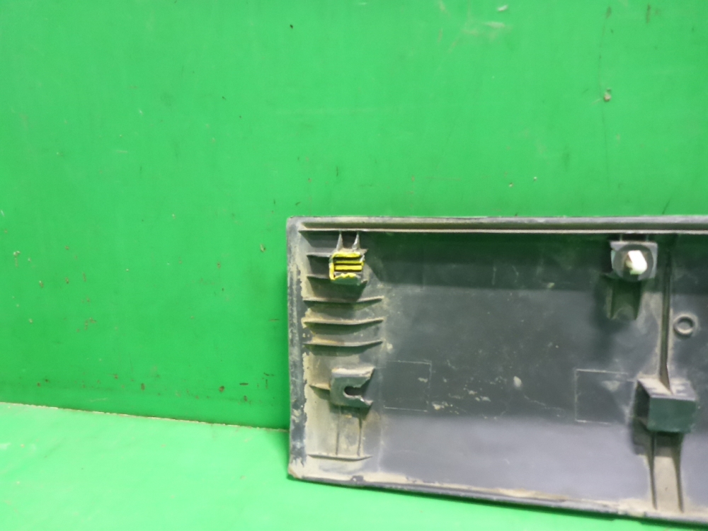 Накладка двери задней правой