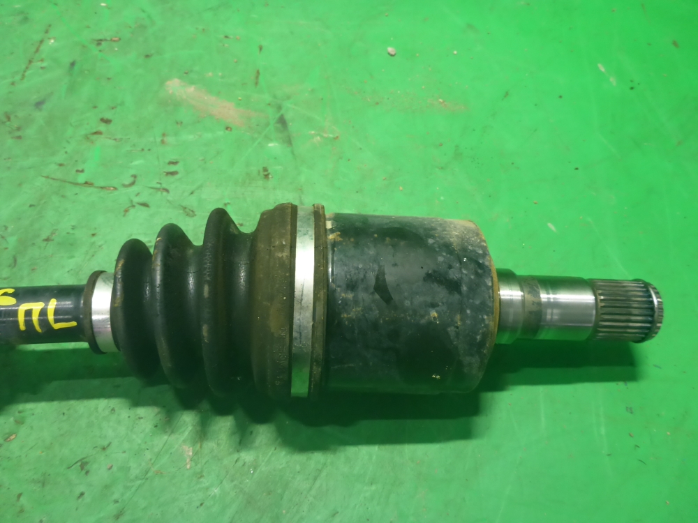 Полуось передняя левая