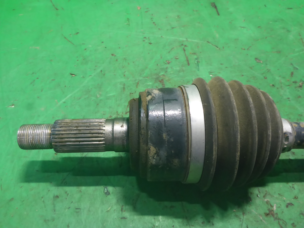 Полуось передняя левая