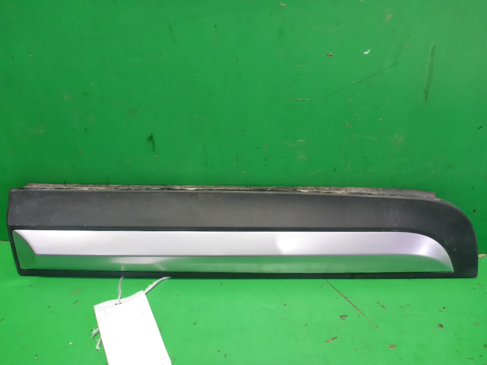 Накладка двери задней правой