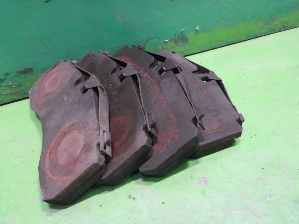 Колодки тормозные передние к-т