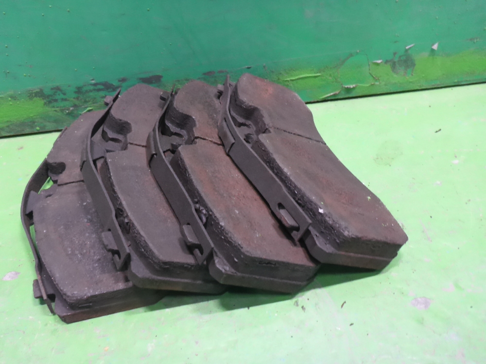 Колодки тормозные передние к-т