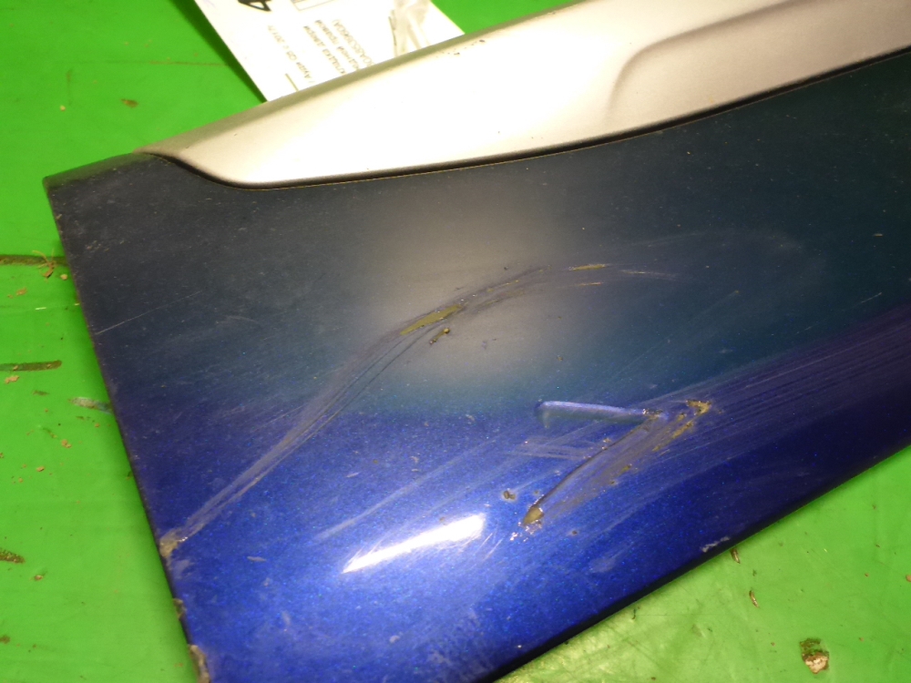 Накладка двери передней правой