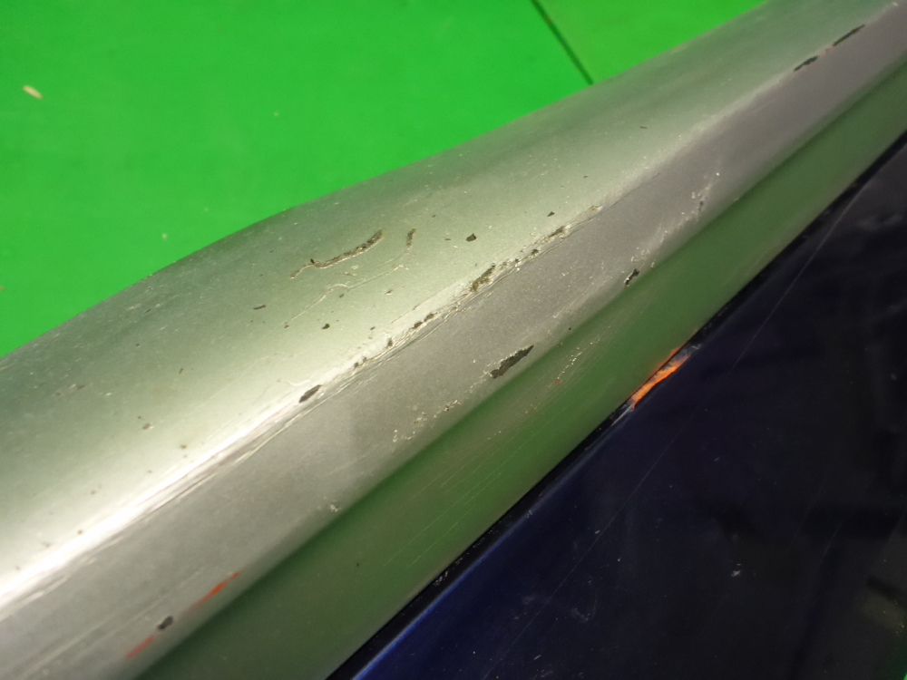 Накладка двери передней правой