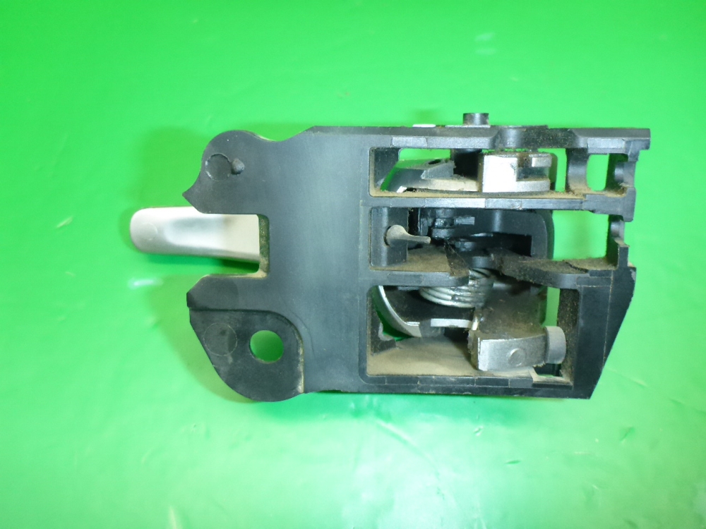 Ручка двери задней внутренняя левая