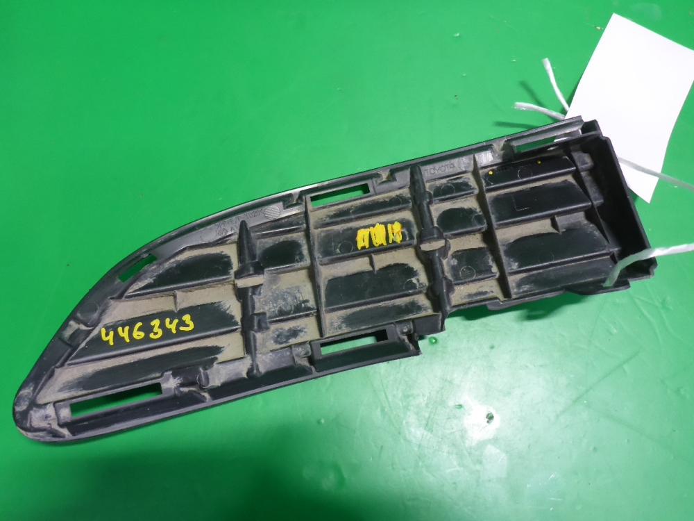 Решетка в бампер левая