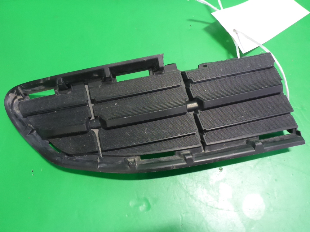 Решетка в бампер левая