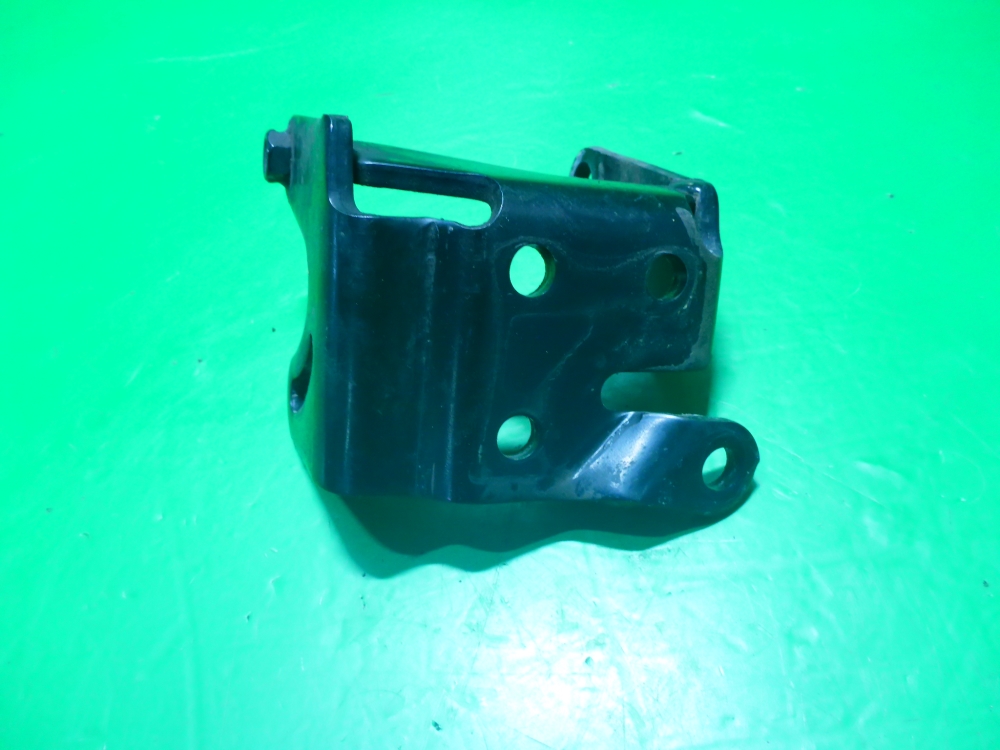 Кронштейн ГУР